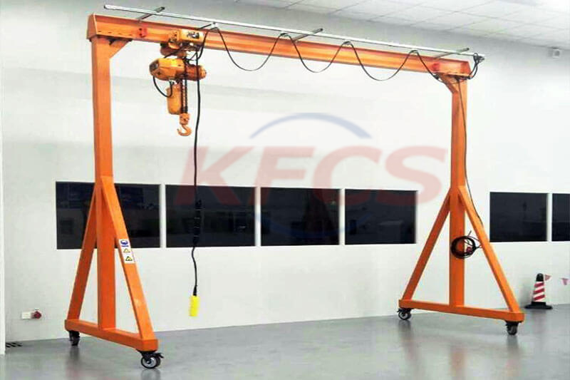 Automatic protection of overload and load of electric hoist for light mobile gantry